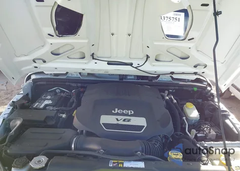 2016 Jeep Wrangler Unlimited Sahara из США, поврежденный, VIN 1C4HJWEG8GL143778